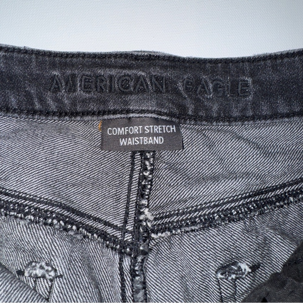American Eagle High Rise 4" Black Denim Shorts Size 8 Preppy Mom Shorts - Picture 7 of 8